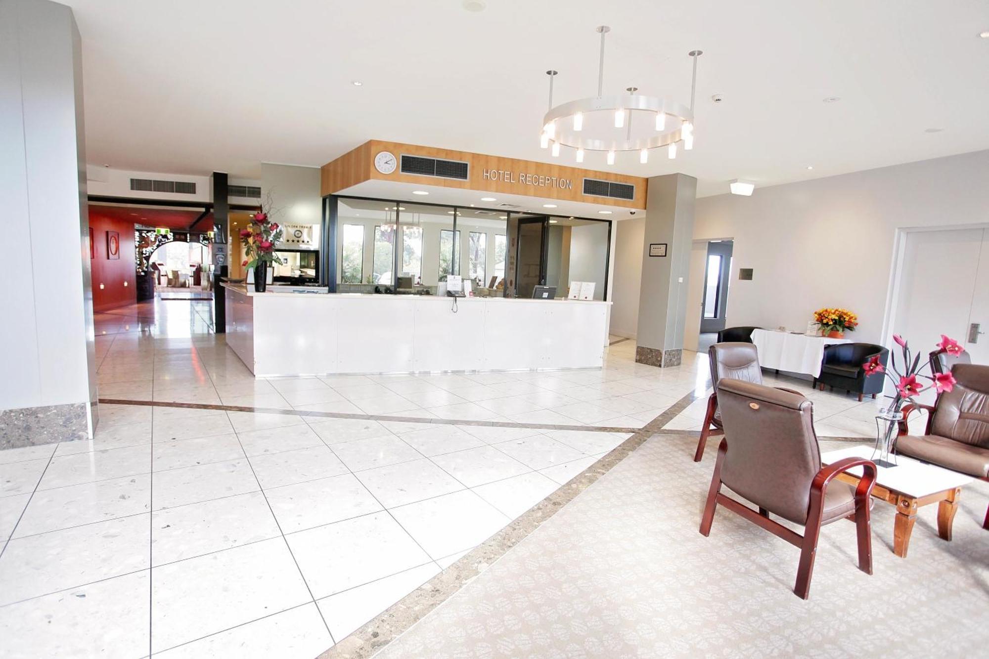 โรงแรมโกลเดน เพบเบิล Wantirna ภายนอก รูปภาพ